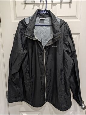 Columbia Women's Black Lightweight Jacket